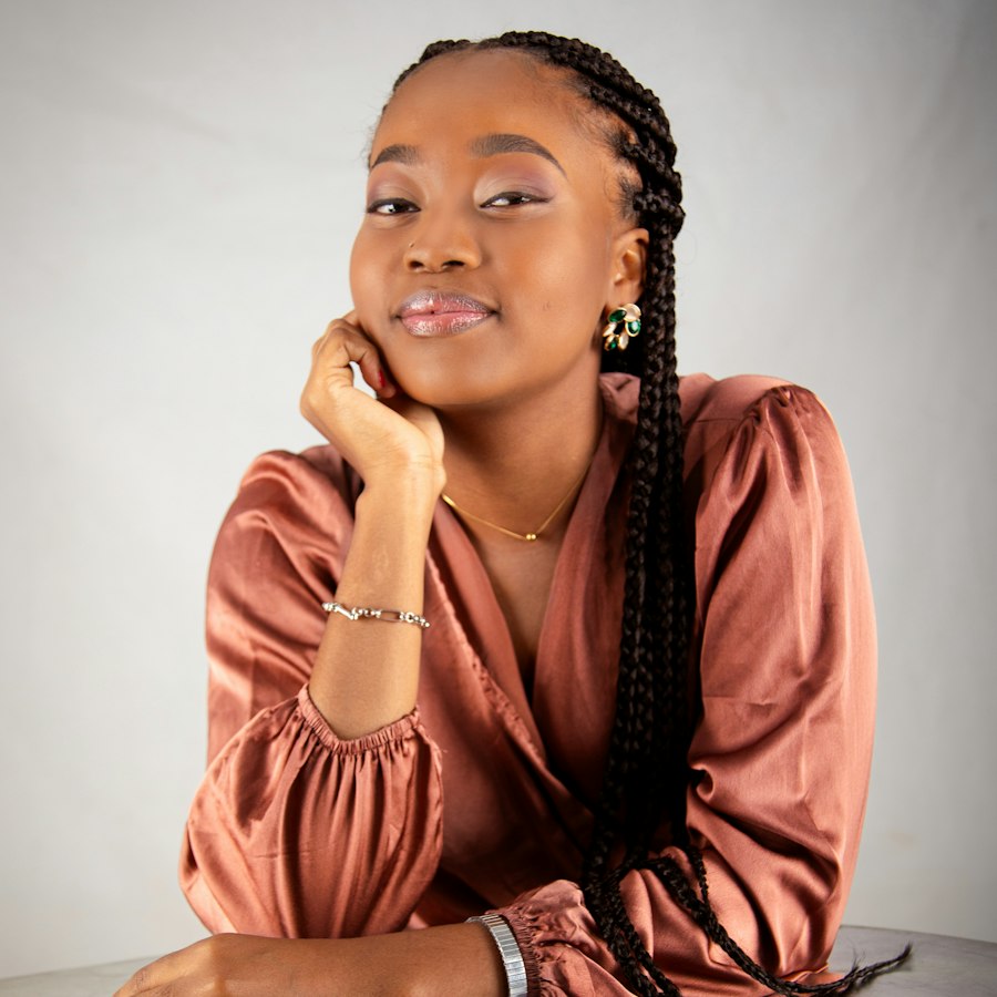 A client with long knotless braids